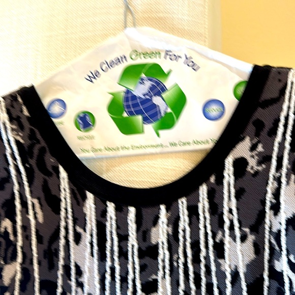 Herve Leger body con dress with U back size small - Picture 3 of 6